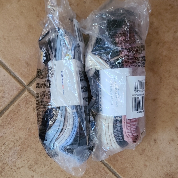 👀50% OFF - NWT‼️ Old Navy brand Girl's Ankle Socks, 12 pairs - Picture 11 of 11